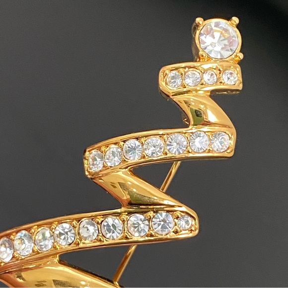 Vintage MONET Signed Gold-tone Clear Rhinestones Zigzag Tree Brooch 18g. - Picture 8 of 12